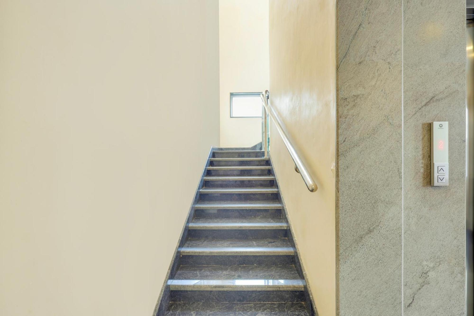 Hotel Super Townhouse Visakhapatnam Exterior foto